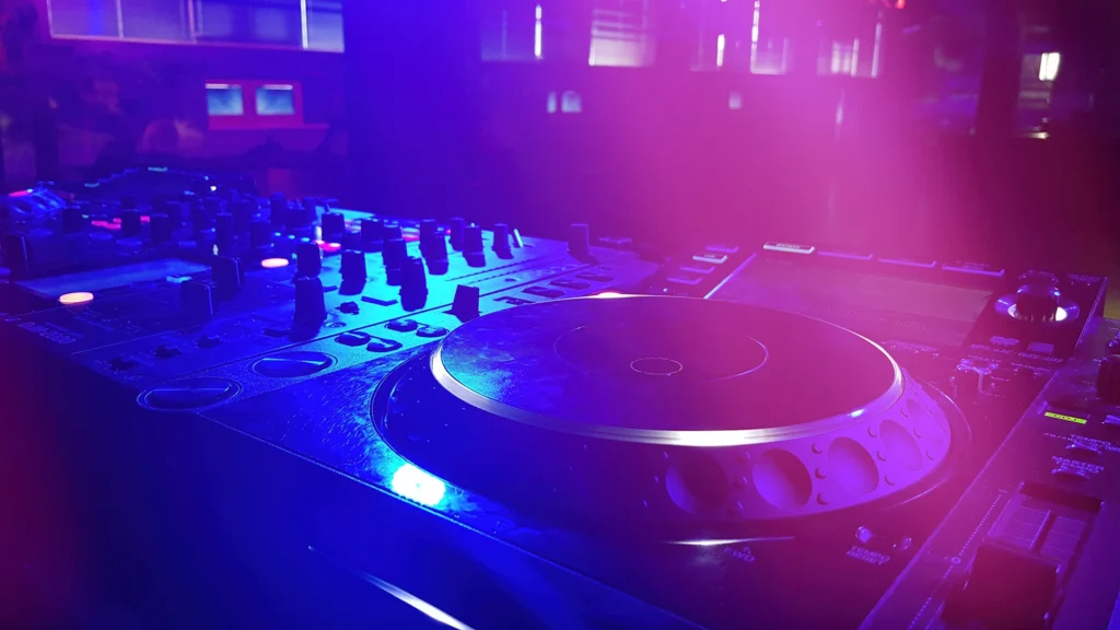 Brauchst du einen DJ? 1 Sunshine Radio Krems 00006 Kopie